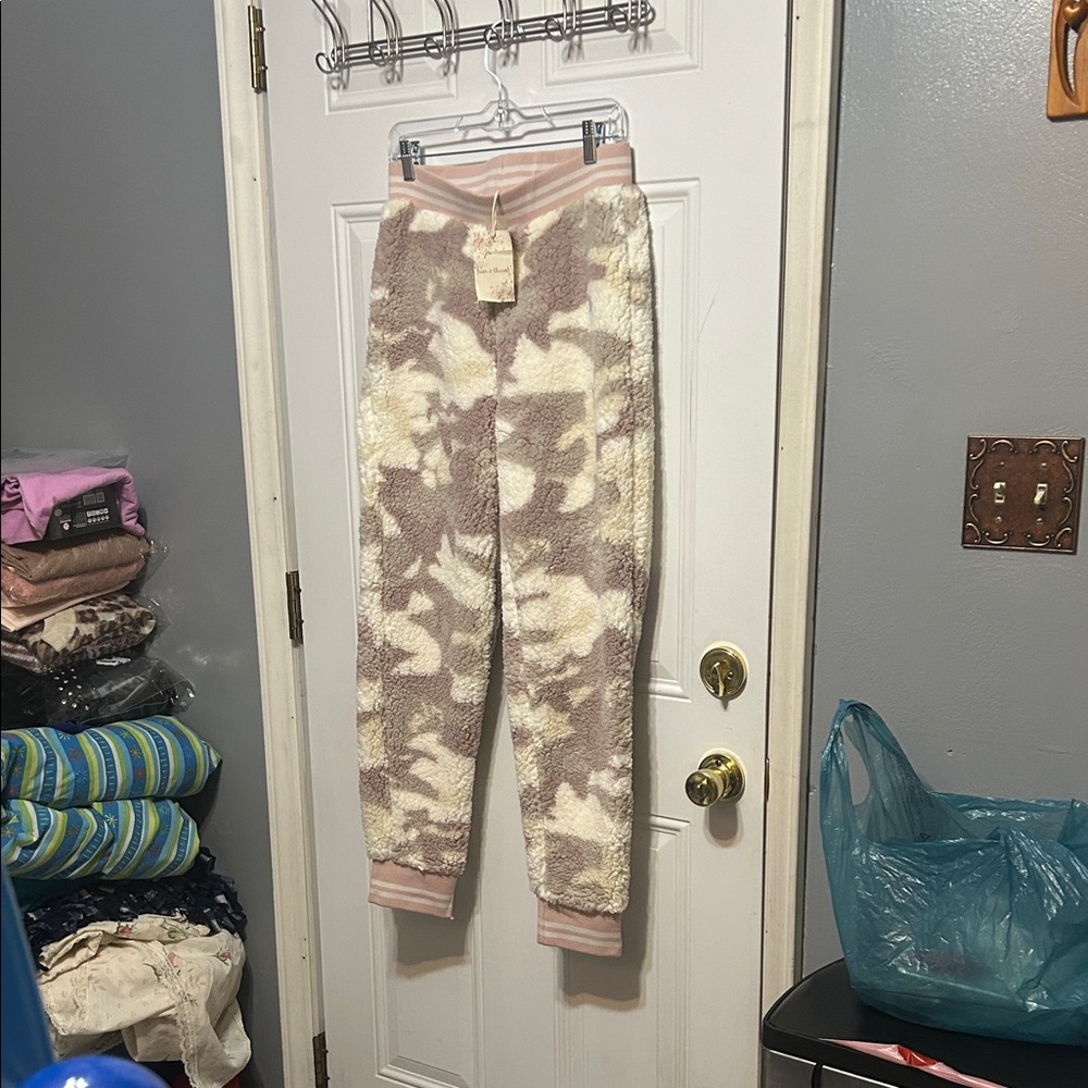 Hem & Thread Plush Camo Joggers - Pink and Cream